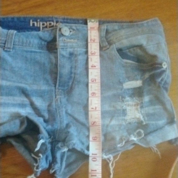 Hippie Laundry size 29 denim cut off distressed shorts. - Picture 9 of 10